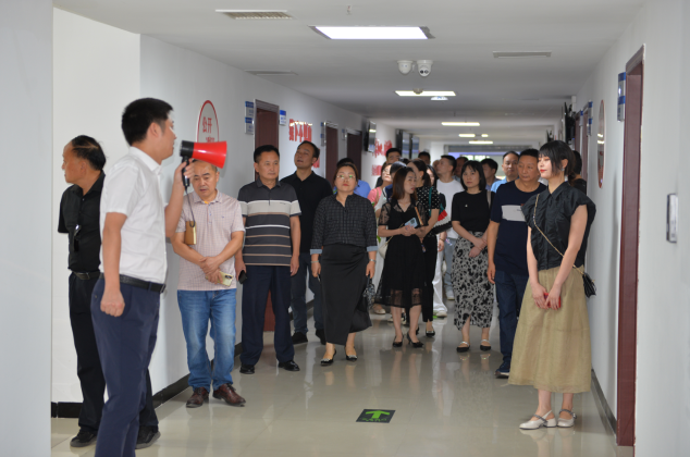 阆中市举办首次“交易开放日”活动